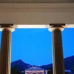 Immagine: 1. Storia del cimitero e illustrazione delle emergenze artistiche più significative - Cim. Civ.Tn. - Cappella dei Benefattori vista dal Famedio