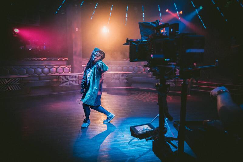 Immagine: behind_the_scenes
