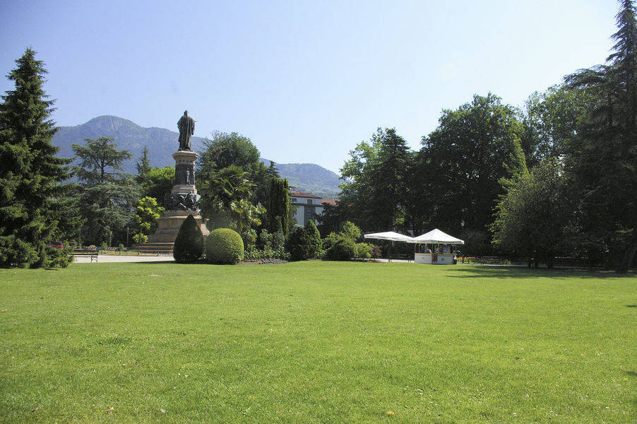 Immagine: Giardino di Piazza Dante 1
