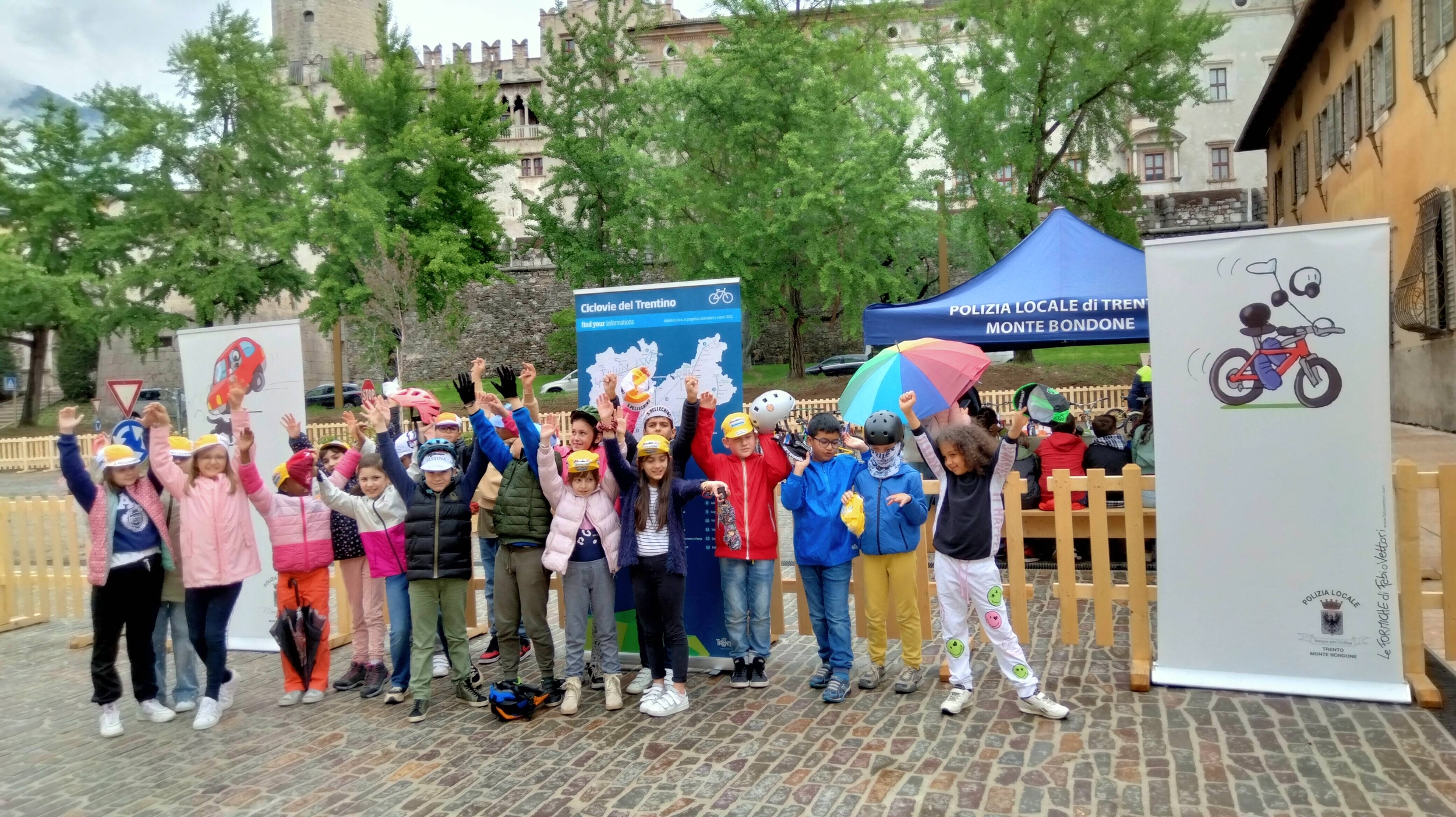 foto di gruppo della classe che ha partecipato all'iniziativa