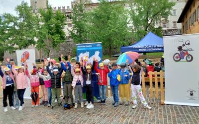 foto di gruppo della classe che ha partecipato all'iniziativa