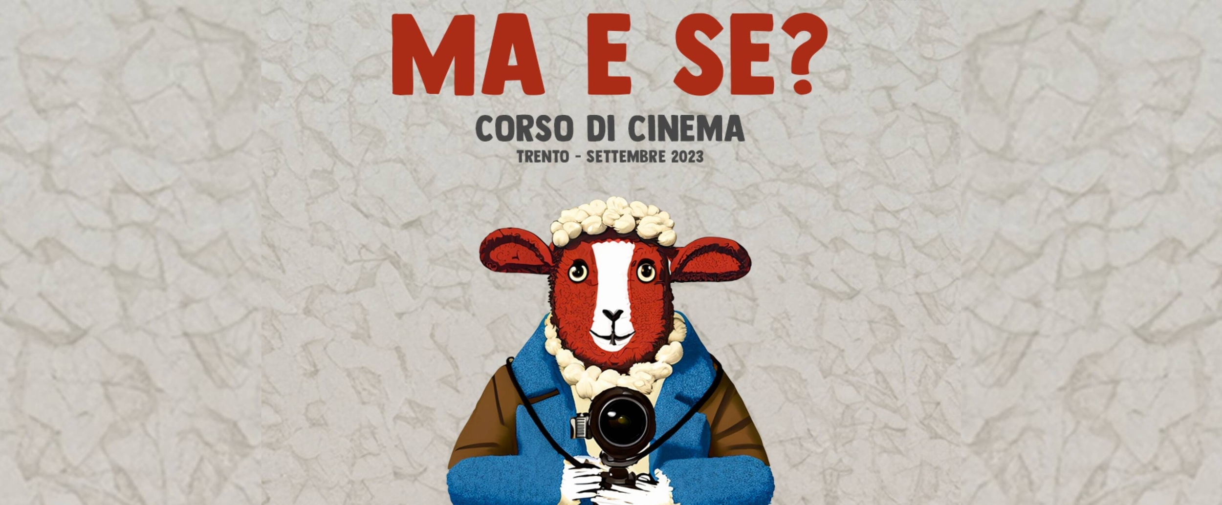 Scritta "ma e se?" sopra a pecora rossa che tiene una fotocamera