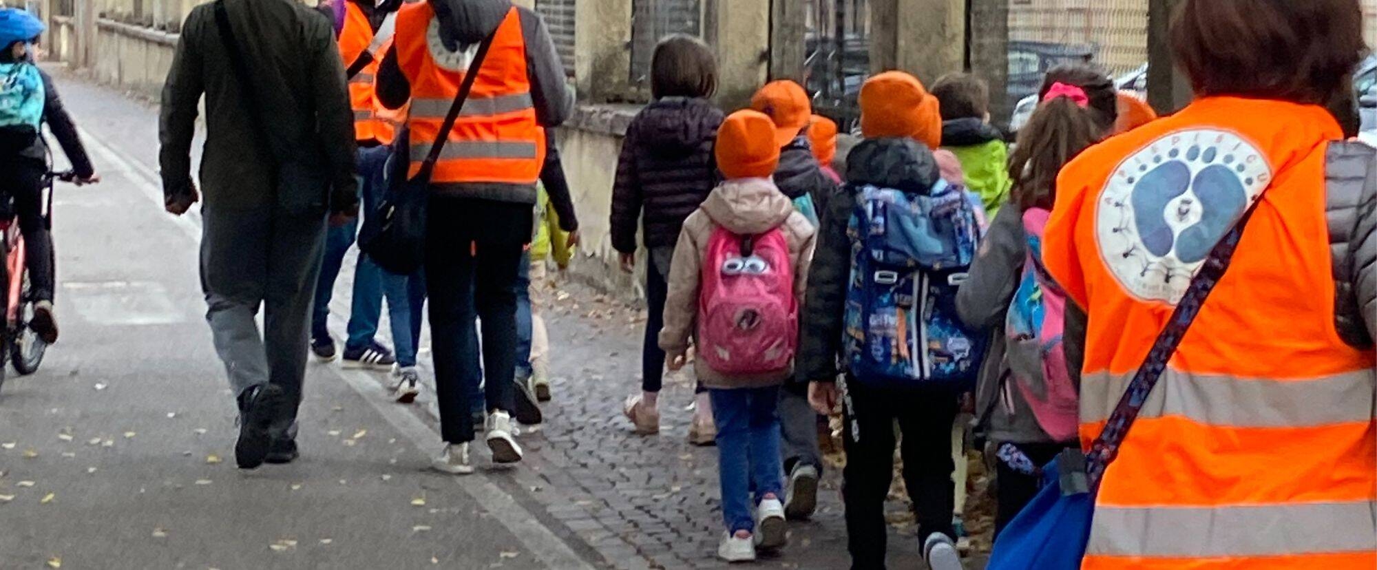 Immagine: piedibus (1)