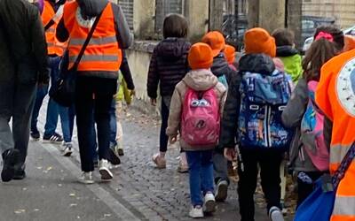 Immagine: piedibus (1)