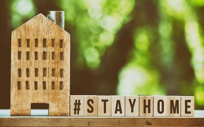 Immagine: stay_home