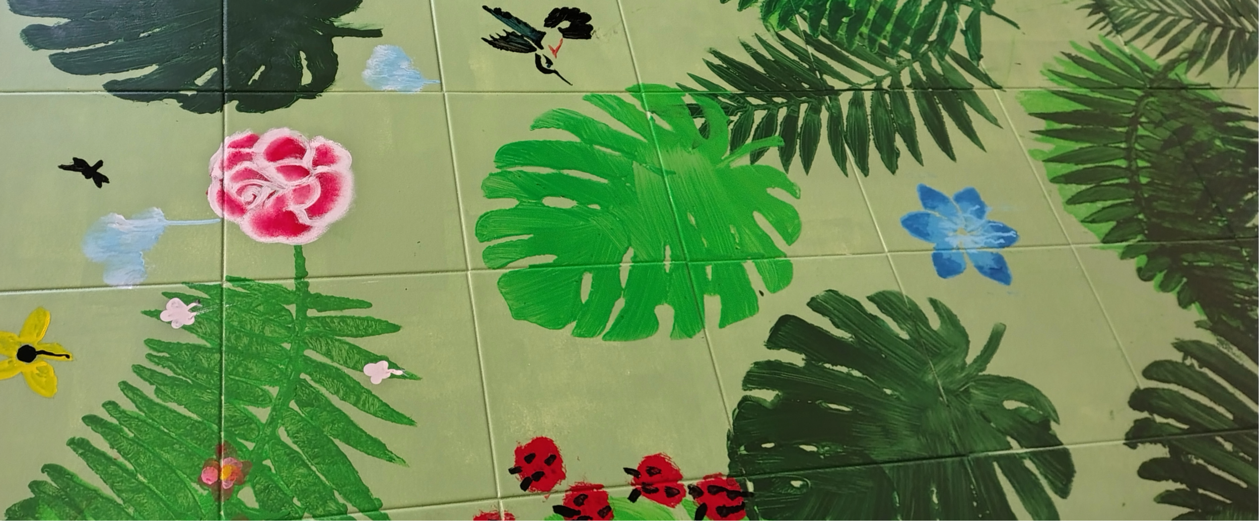 disegni naturali su un muro