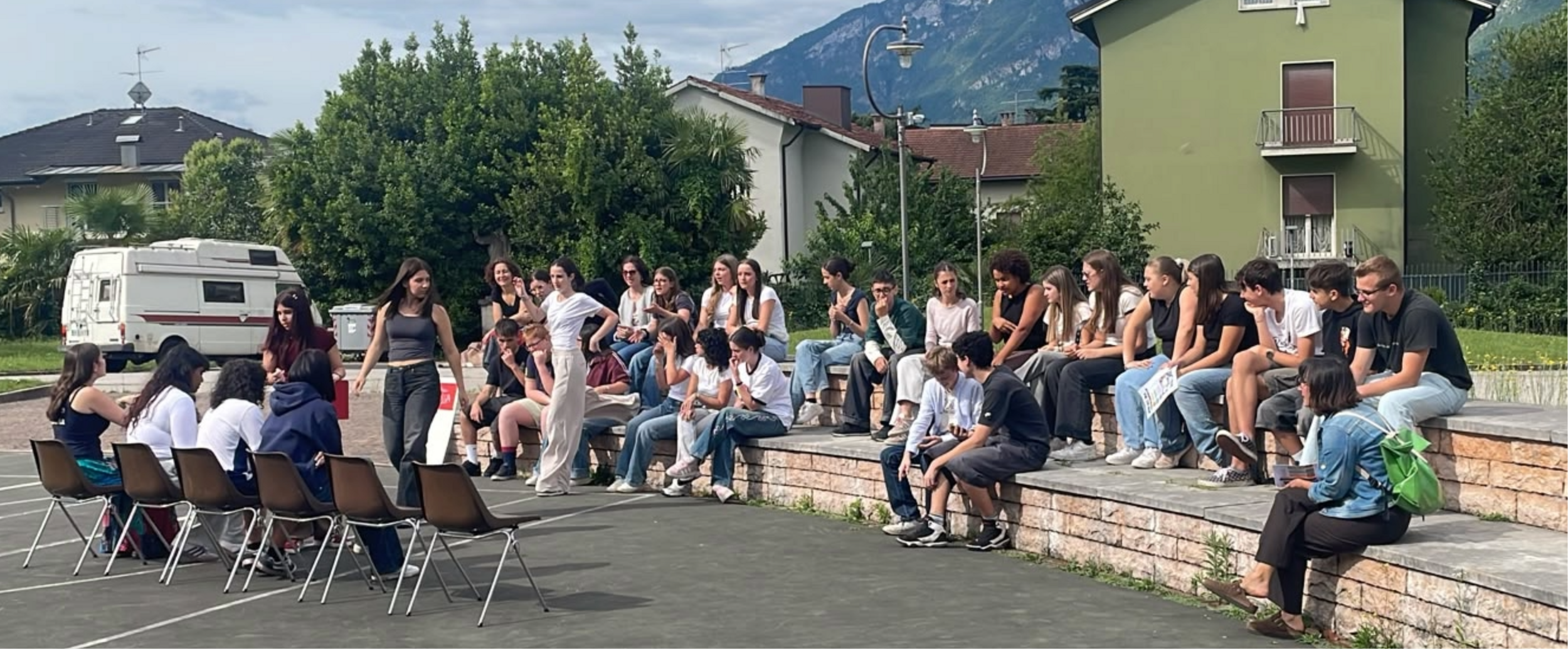 giovani impegnati nel torneo delle intelligenze multiple 2026
