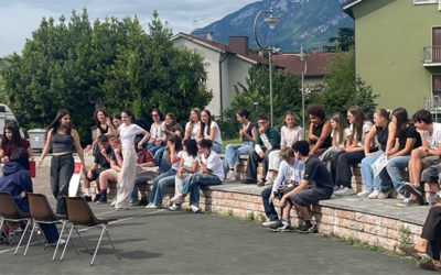 giovani impegnati nel torneo delle intelligenze multiple 2026